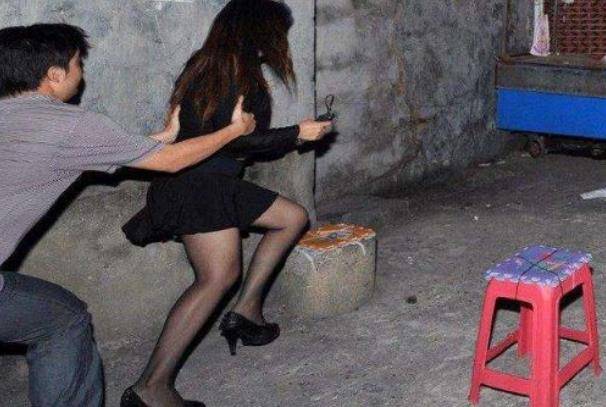 华阳最新站街女，小巷中的隐秘风情