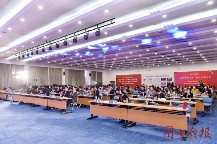 最新点评网万维书刊网，一站式图书资讯服务平台